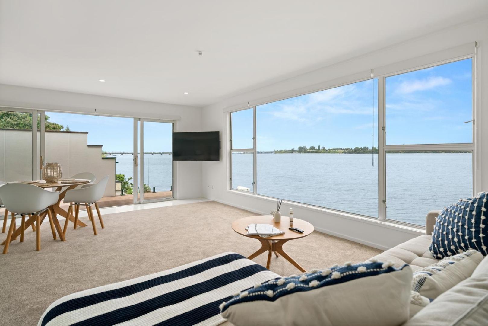 Harbour View Motel And Waterfront Apartments Tauranga Exterior photo